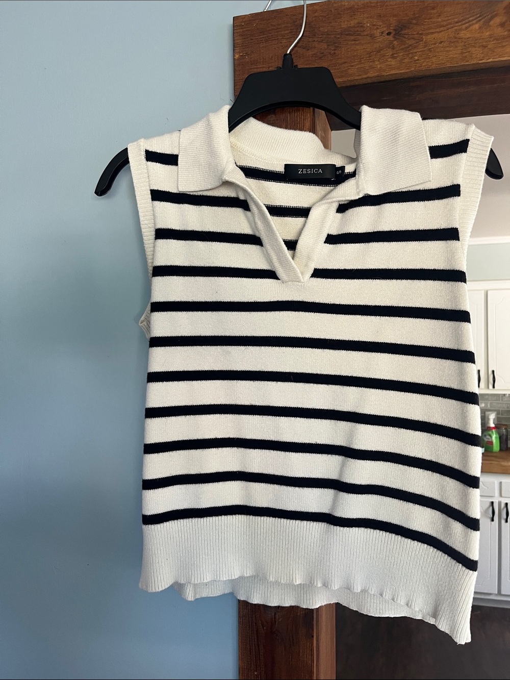 Zesica Women's Cream and Black Striped Sleeveless Polo Top